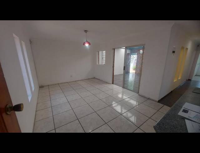 3 BEDROOM TOWNHOUSE FOR SALE IN BOKSBURG NORTH